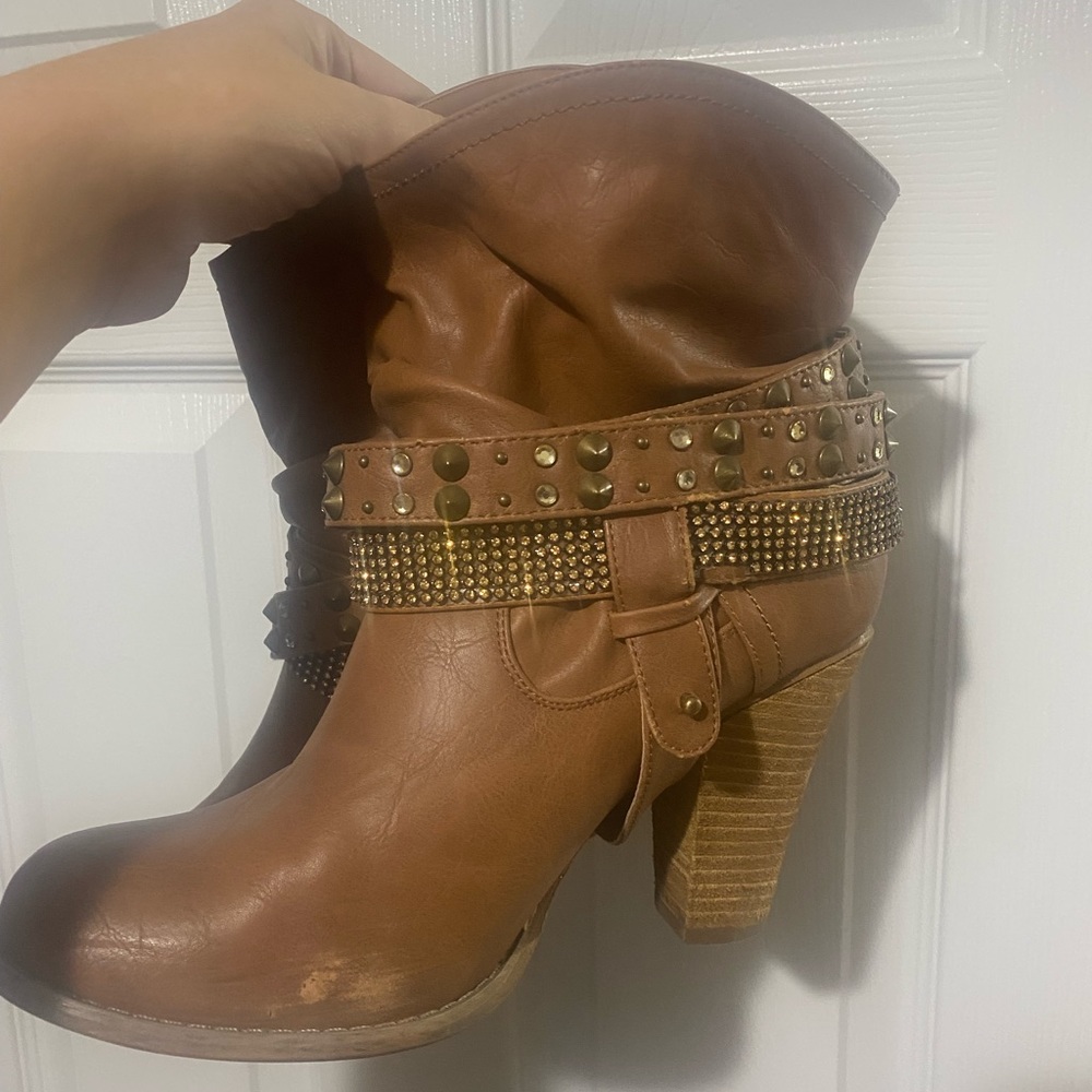 Size 10 cute boots